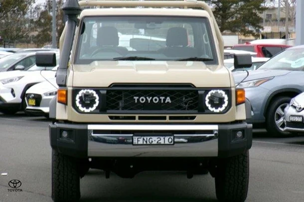 2024 Toyota Landcruiser GXL image 3