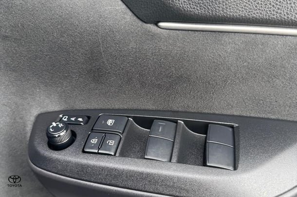 2022 Toyota Yaris Cross Hybrid GXL image 20