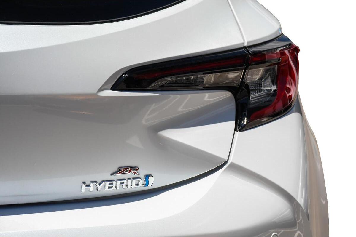 2025 Toyota Corolla ZR Hybrid Auto image 4