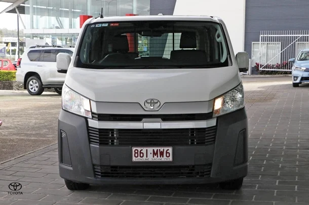 2019 Toyota Hiace LWB image 5