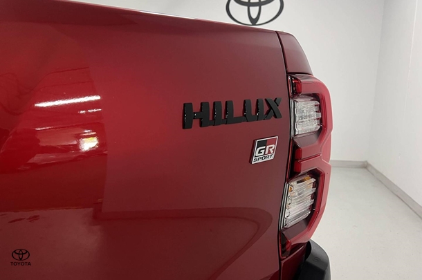 2024 Toyota Hilux GR-S image 10