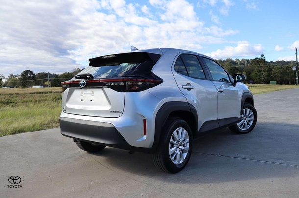 2022 Toyota Yaris Cross Hybrid GX image 6