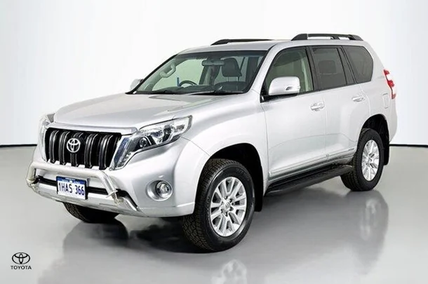 2017 Toyota Prado GXL image 4