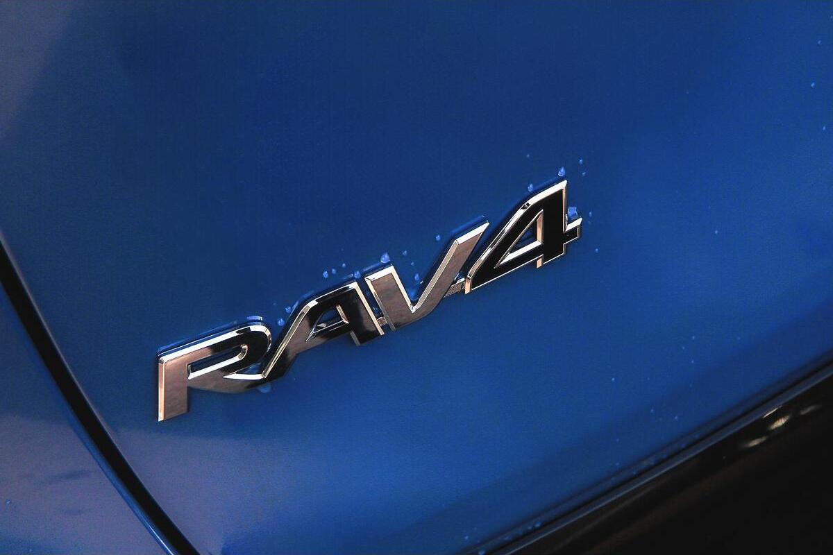 2024 Toyota RAV4 XSE Auto 2WD image 9