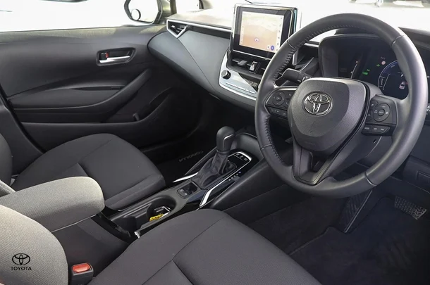 2024 Toyota Corolla Sedan Hybrid SX image 4