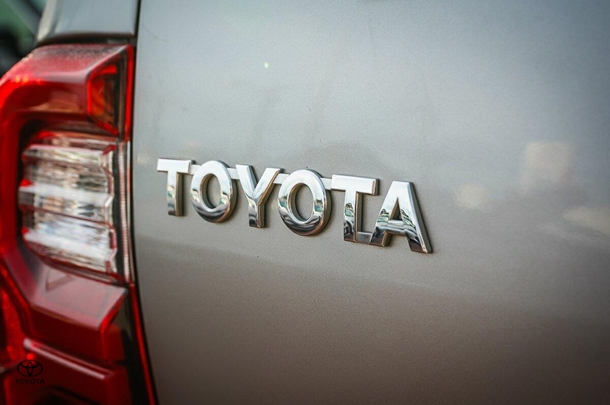 2021 Toyota Hilux 4x4 Rogue image 9