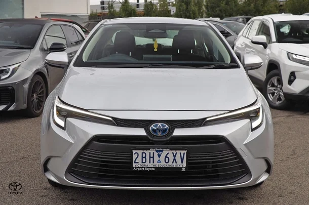 2024 Toyota Corolla Sedan Hybrid Ascent Sport image 3