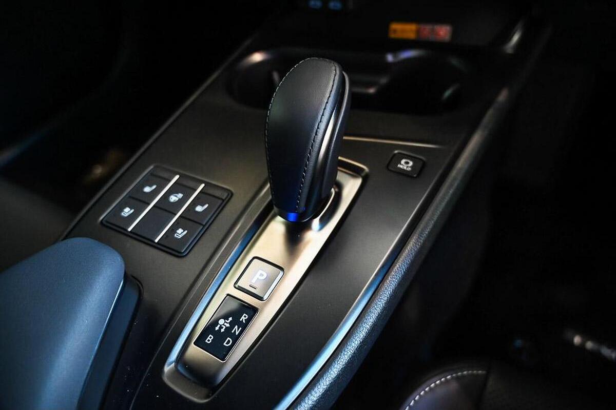 2024 Lexus UX UX300e Luxury Auto FWD image 15