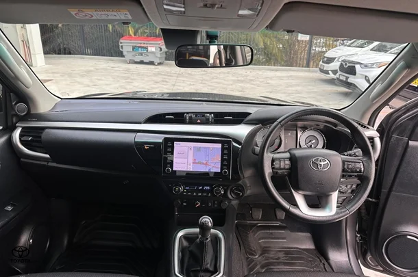 2020 Toyota HiLux 4x4 SR5 image 22