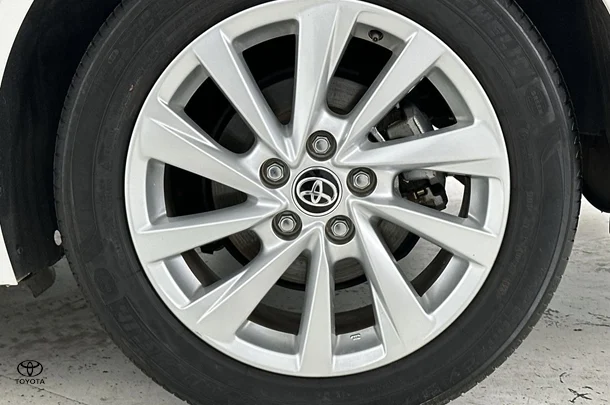 2023 Toyota Camry Hybrid Ascent image 11