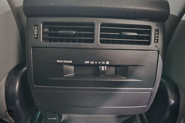 2020 Toyota Landcruiser GXL image 29