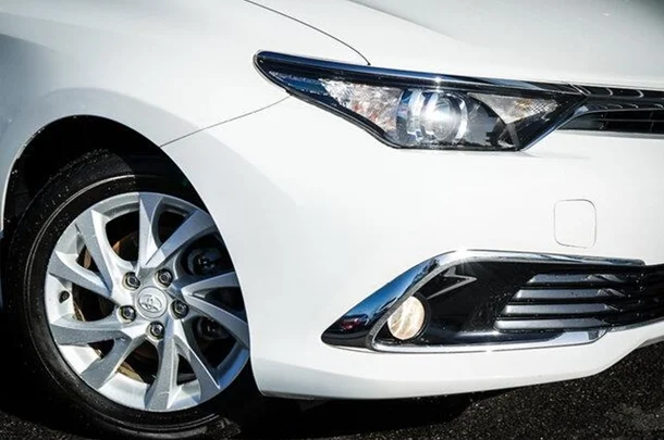 2017 Toyota COROLLA ASCENT SPORT image 2