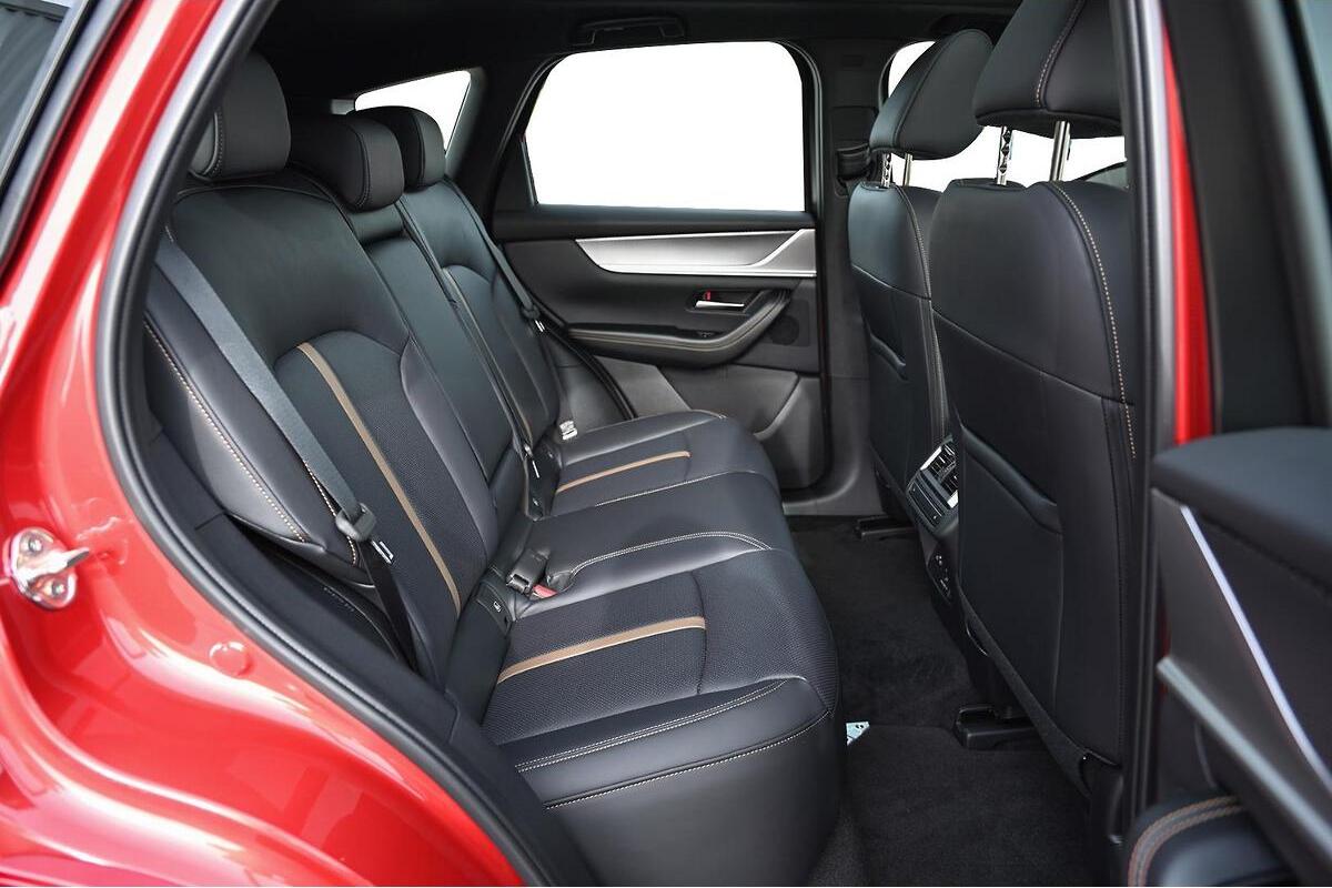 2025 Mazda CX-60 P50e Azami KH Series Auto i-ACTIV AWD image 7