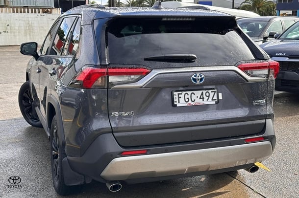 2024 Toyota RAV4 Hybrid Cruiser 2WD image 2