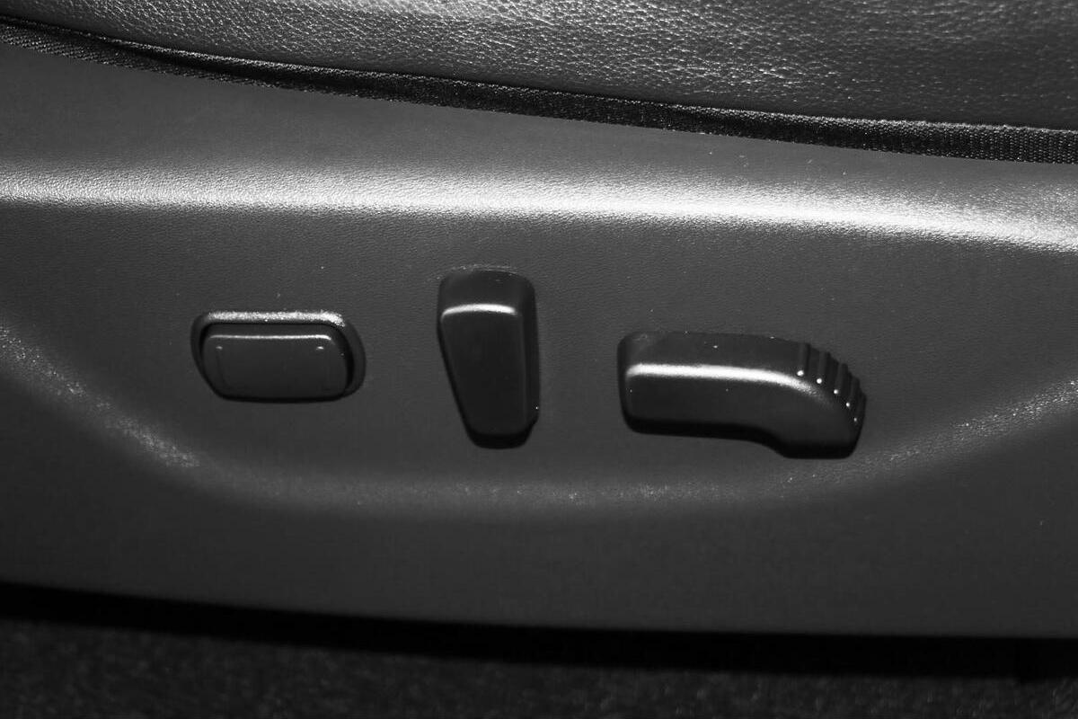 2024 Nissan Navara ST-X D23 Auto 4x2 MY24 Dual Cab image 10