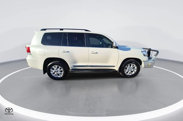 2021 Toyota Landcruiser Sahara image 4