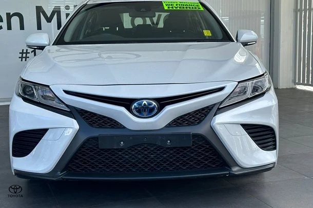 2018 Toyota Camry Hybrid Ascent Sport image 3