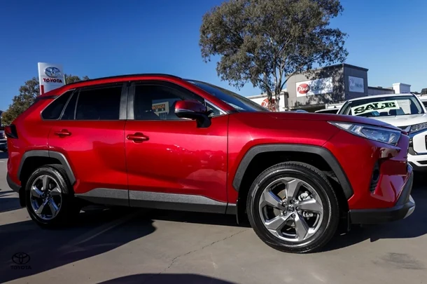 2021 Toyota RAV4 GXL-2WD image 3