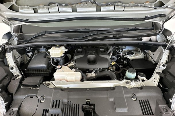 2019 Toyota Hiace LWB image 23
