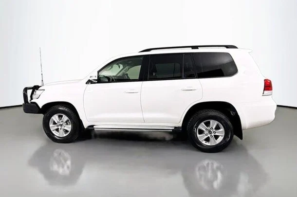 2021 Toyota LANDCRUISER GXL image 5