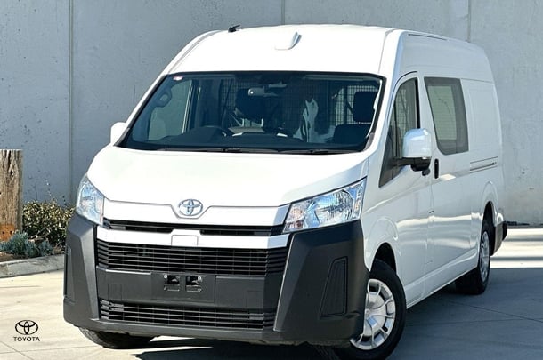 2022 Toyota Hiace SLWB image 1