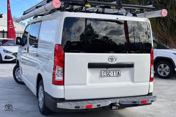 2019 Toyota HiAce LWB image 2
