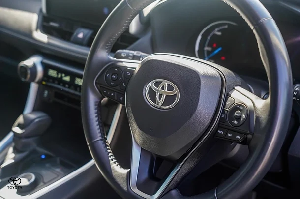 2023 Toyota Rav4 Hybrid GX image 19