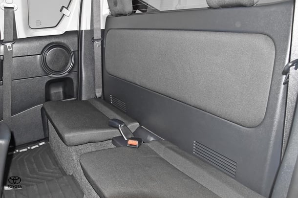2024 Toyota Hilux 4x4 SR5 image 18