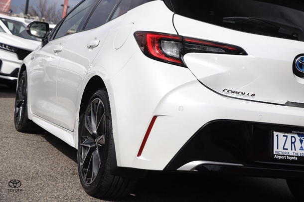 2023 Toyota Corolla ZR image 13