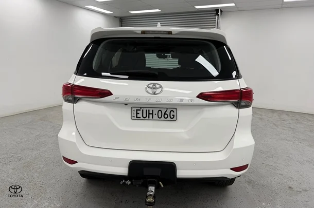 2022 Toyota Fortuner GX image 4