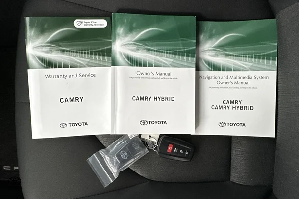 2023 Toyota Camry Hybrid Ascent image 5