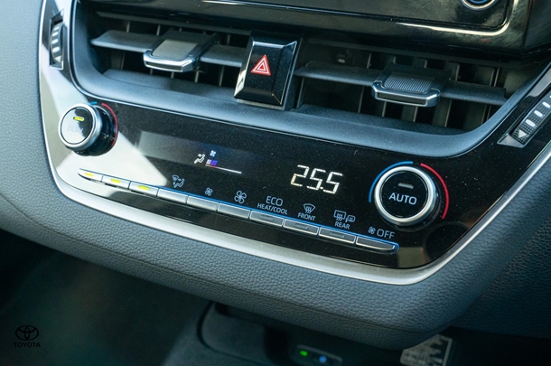 2021 TOYOTA Corolla Hatch Hybrid SX image 13