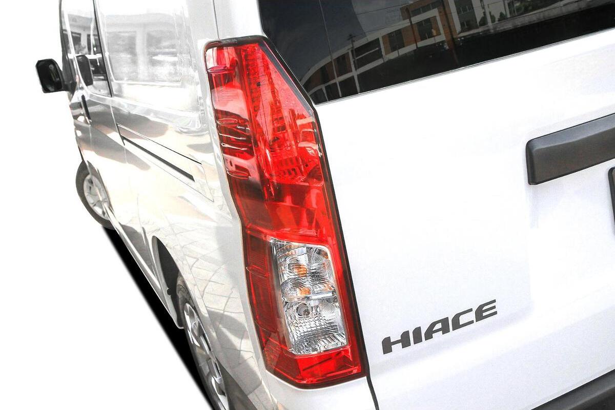 2024 Toyota Hiace LWB Auto image 18