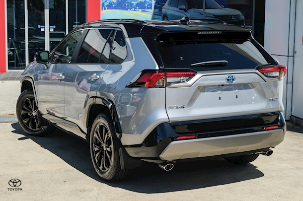 2023 Toyota RAV4 XSE image 2
