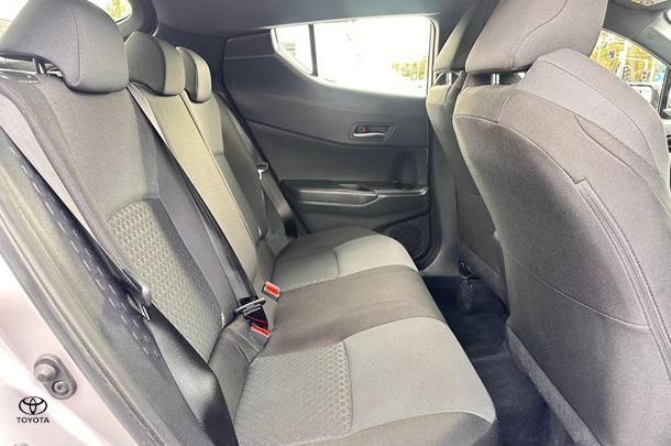 2022 Toyota C-HR GXL-2WD image 22
