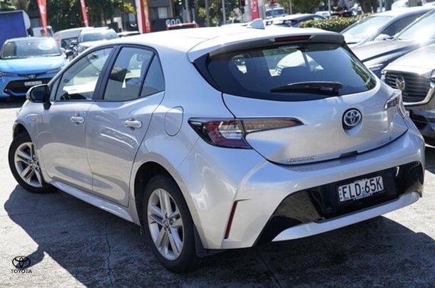2020 Toyota Corolla Hatch Hybrid Ascent Sport image 3