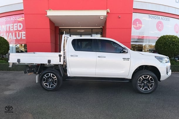 2022 Toyota Hilux SR5 image 5