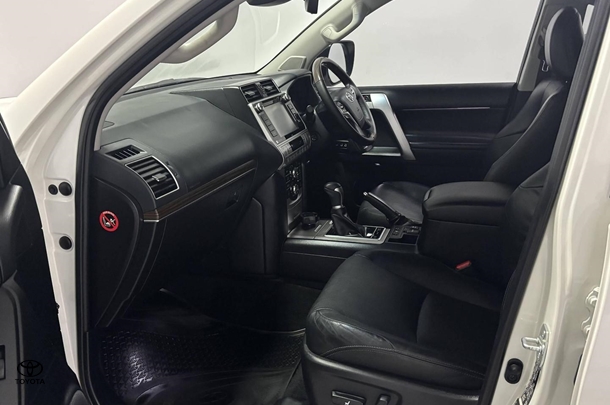2019 Toyota Prado Kakadu image 15
