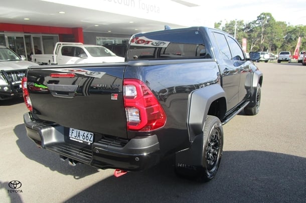 2024 Toyota Hilux GR-S image 4