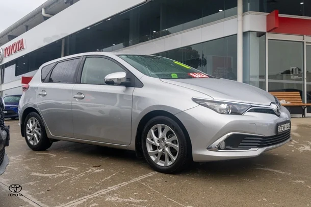 2017 Toyota Corolla Ascent Sport image 3