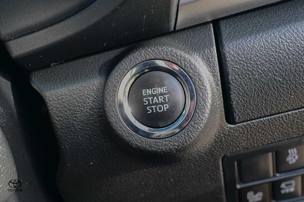 2023 Toyota HILUX SR5 image 23