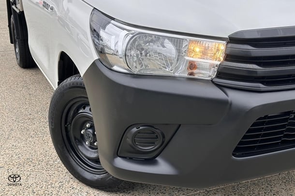 2023 Toyota HiLux 4x2 Workmate image 3