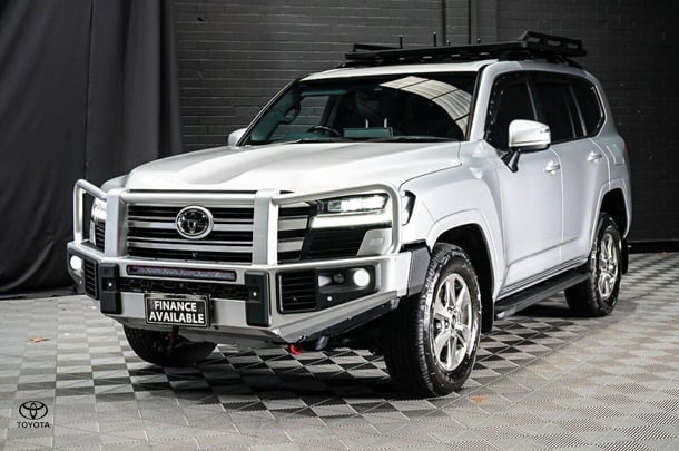 2023 Toyota Landcruiser VX image 4