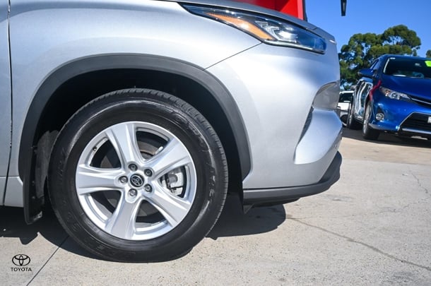 2022 Toyota KLUGER HYBRID GX AWD image 21