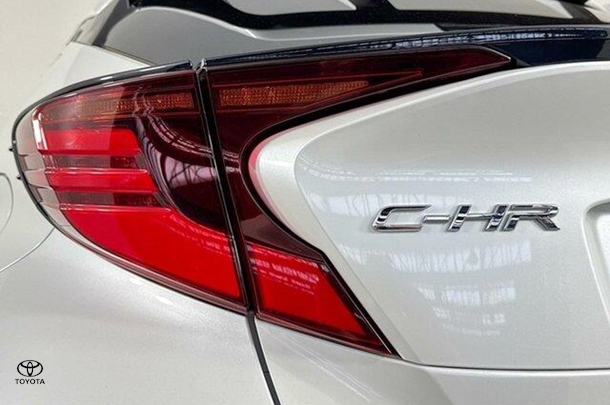 2022 Toyota C-HR Hybrid Koba 2WD image 8