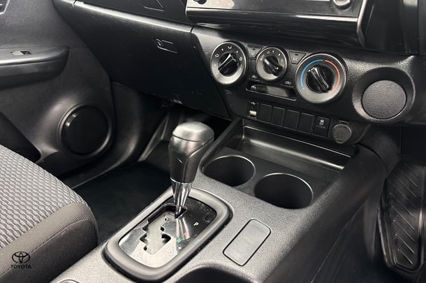 2023 Toyota HiLux 4x2 Workmate image 4