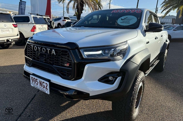 2024 Toyota Hilux GR-S image 10
