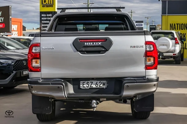 2022 Toyota HILUX Rogue image 5
