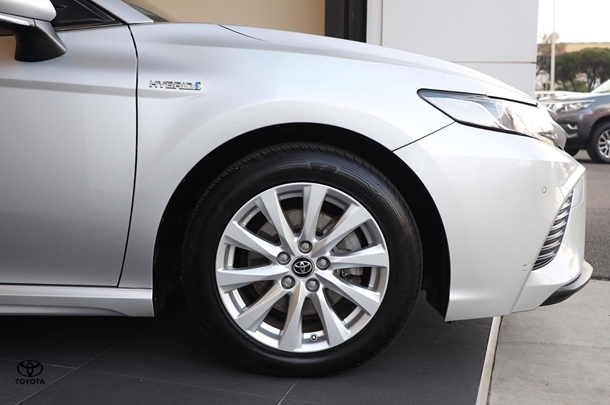 2018 Toyota Camry Hybrid Ascent Sport image 6