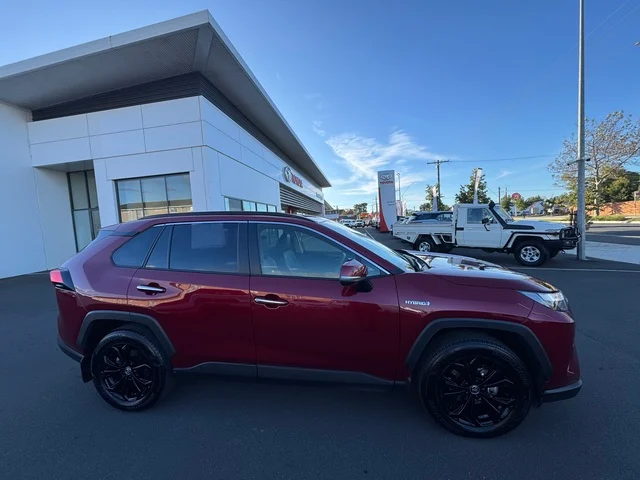 2023 Toyota Rav4 Hybrid Cruiser 2WD image 2